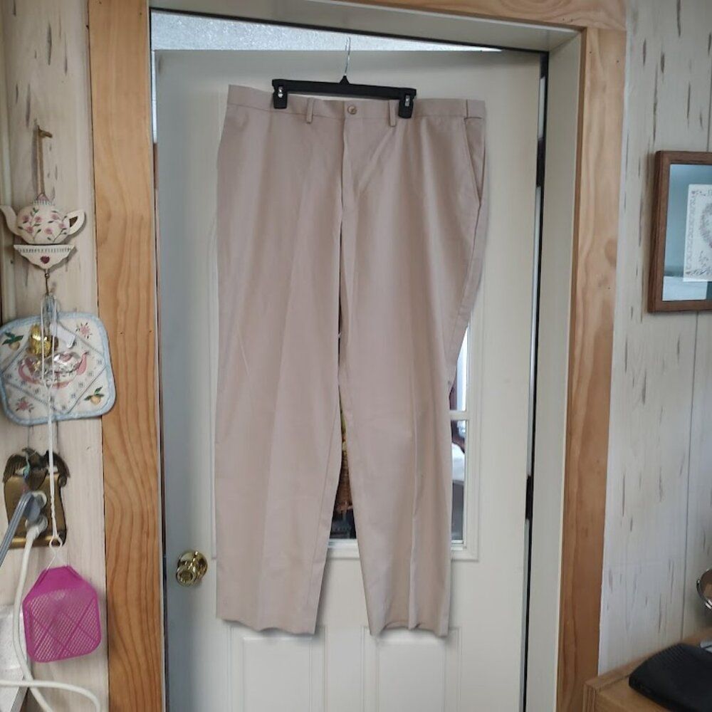 New Architect Sand Colored Wrinkle Resistant Pants Size Men's 42/32